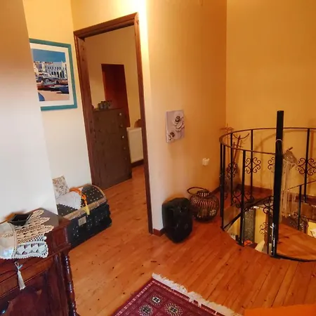 Zarnata House *